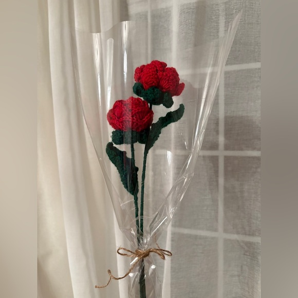 Treat yourself 🌹 $8 per rose❗️ Mom hand crocheted - Rose - Picture 2 of 5